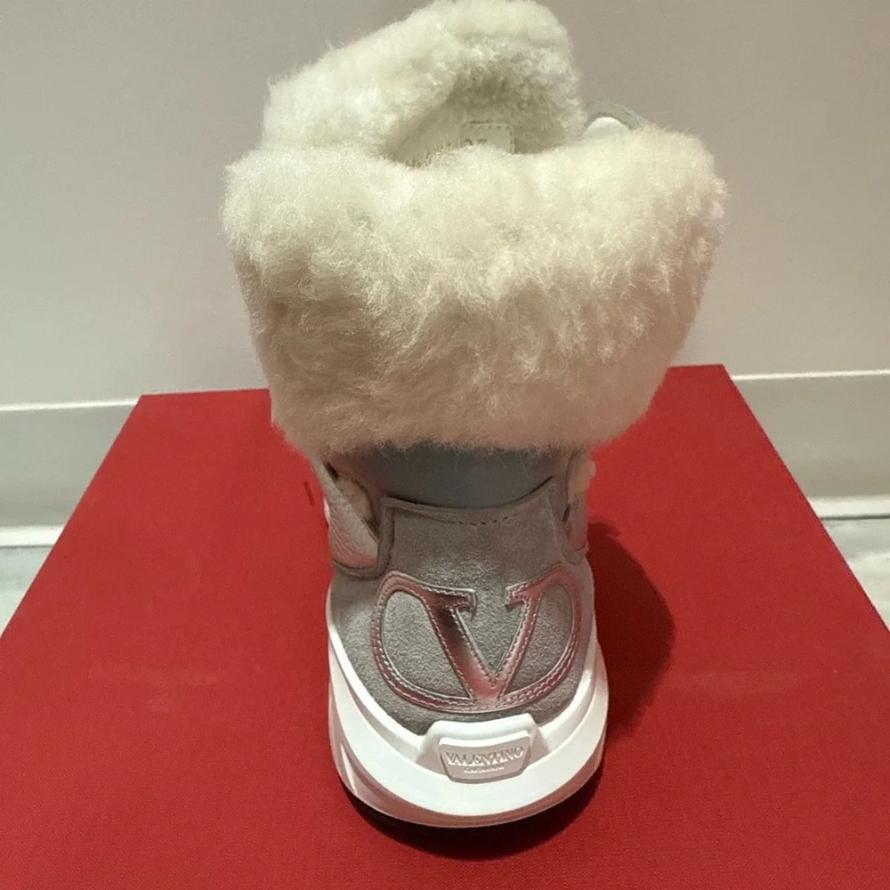 Valentino Garavani Women's Gray and Cream Winter Boots - Picture 3 of 6